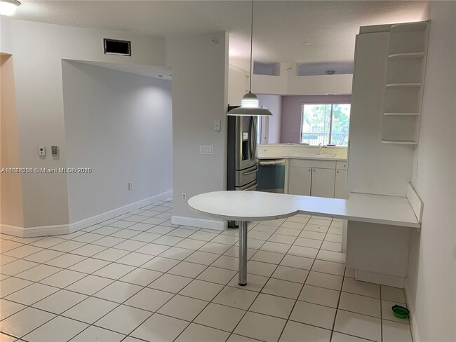 Photo - 10730 NW 66th St Unidad 203 Rental