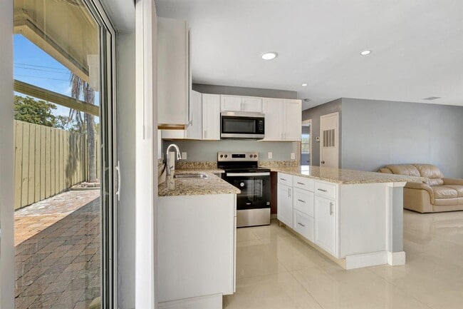 Photo - 212 Palmetto Dr House