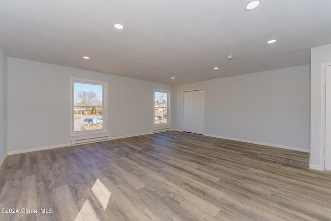 Photo - 128 Rockefeller Rd