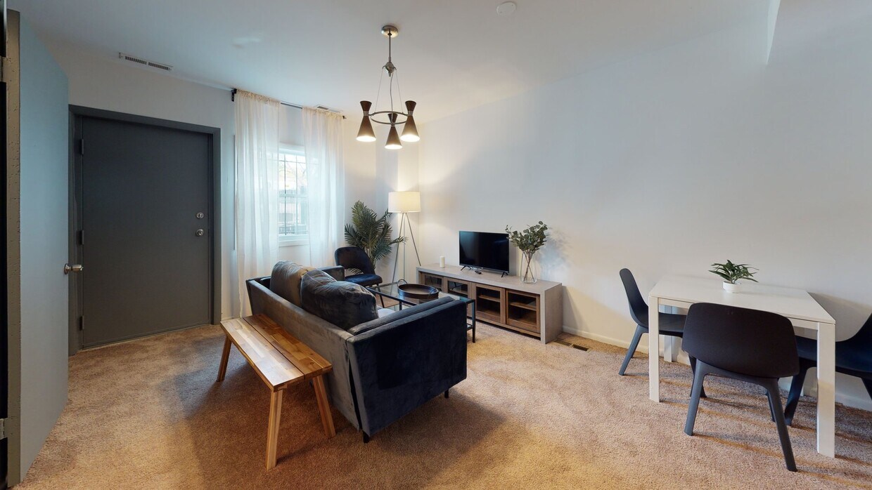 Photo - Private bedroom in 5 bed/3 bath Home