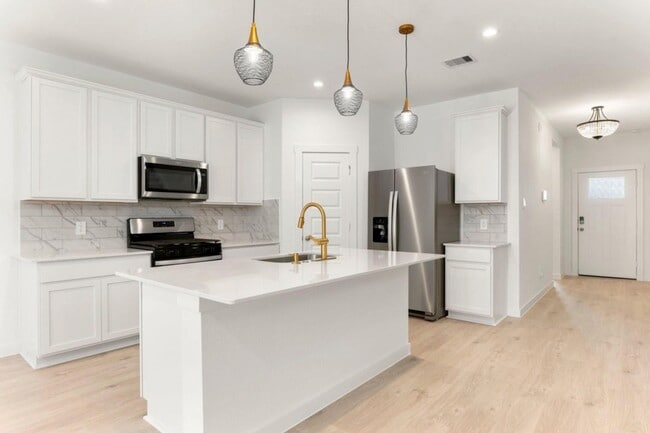 Photo - 31730 Carlisle Cv Ct