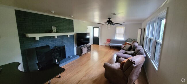 Building Photo - 3817 Beverly Hills Dr Rental