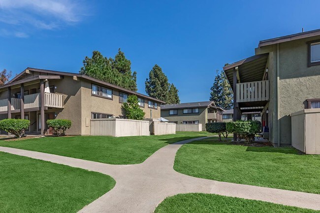 Saddleback Ranch Apartments For Rent in Mission Viejo, CA