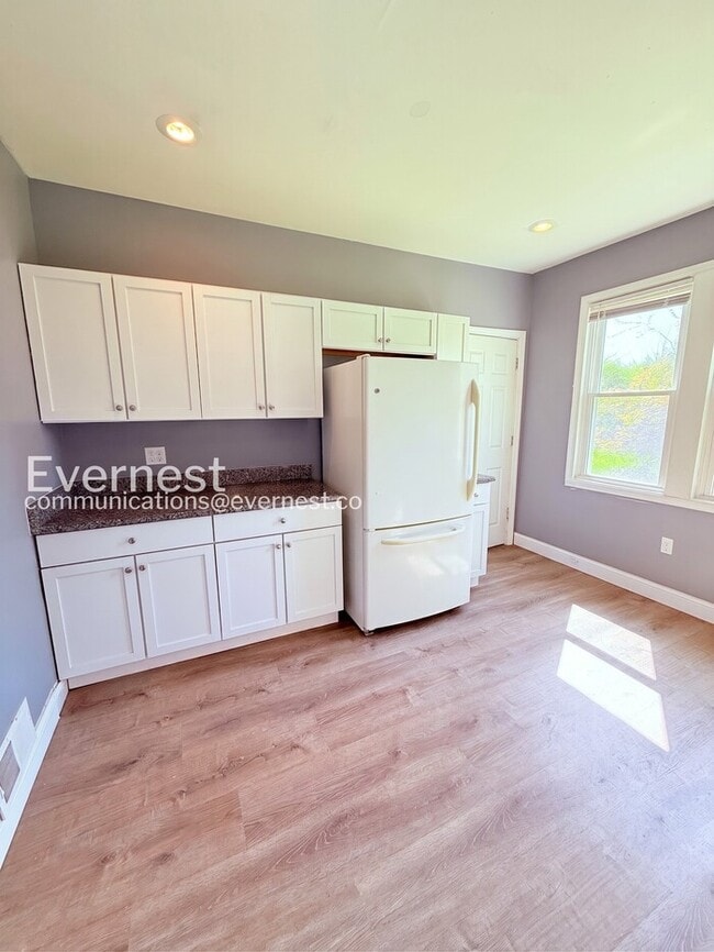 Photo - 1464 Baldwin St