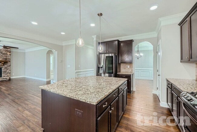 Photo - 6013 Hyde Park Drive