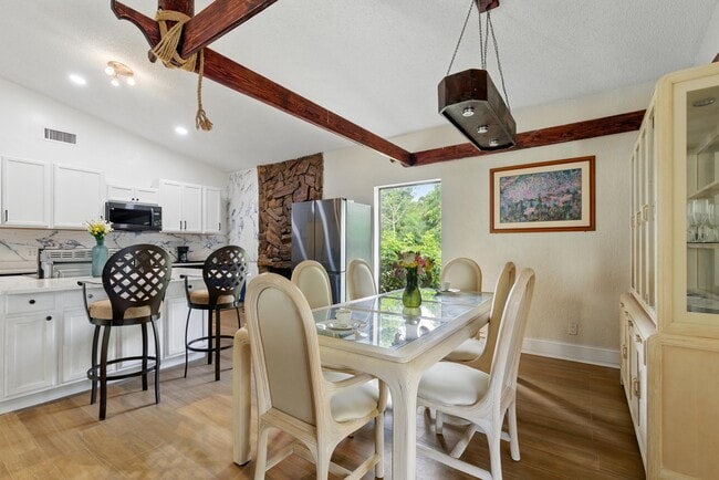 Photo - 16319 Burns Dr W