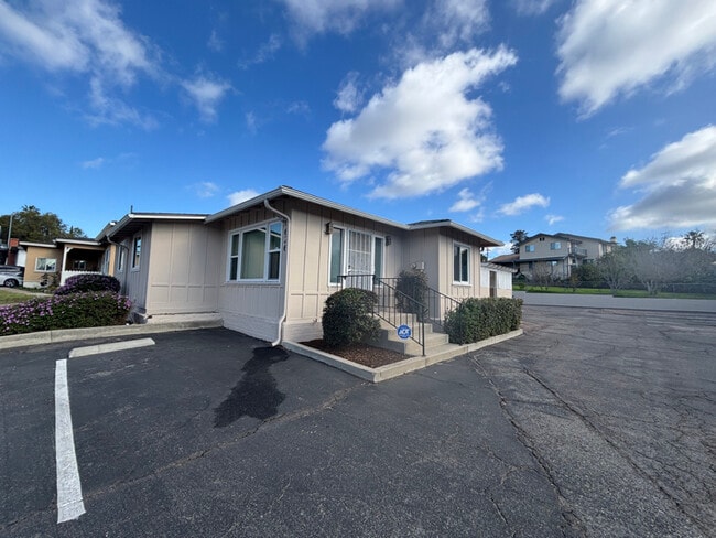 Photo - 626 Civic Center Dr