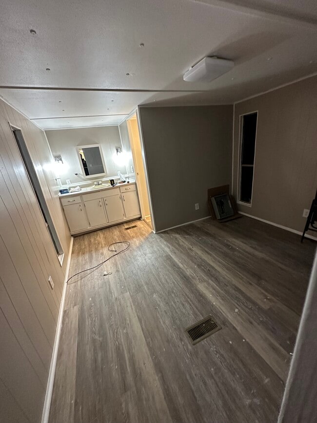 Photo - 3274 King Charles Rd