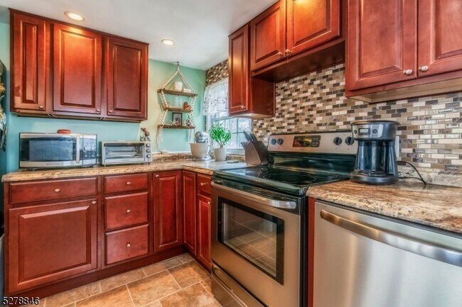 Photo - 54 Glenbrook Dr