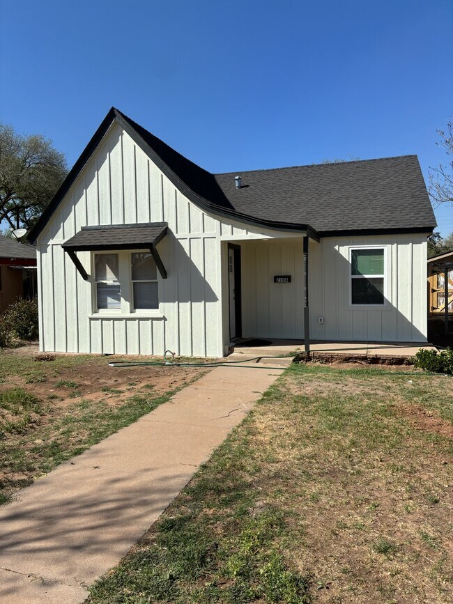 Photo - 2108 27th St