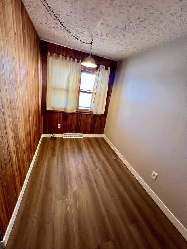 Photo - 219 W Converse St