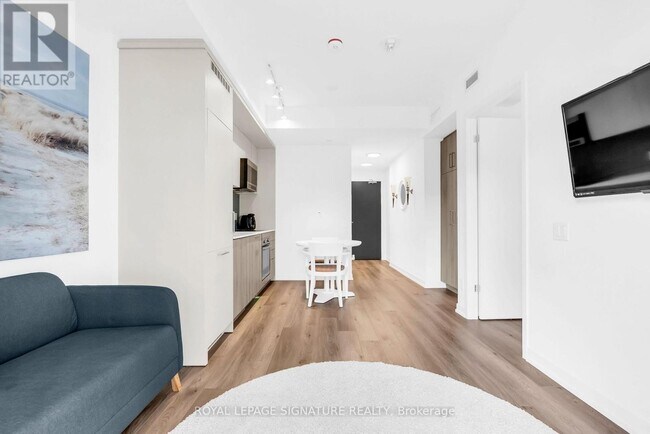 863 St Clair Ave W Unit 212