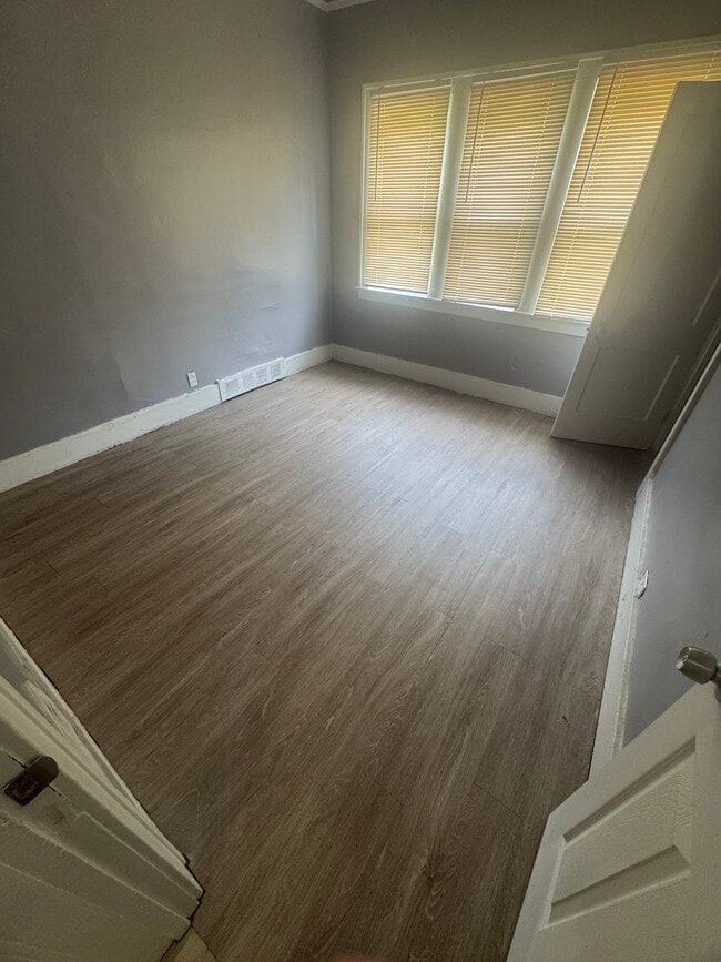 Photo - 11346 Belleterre St Unidad Beautiful upstairs