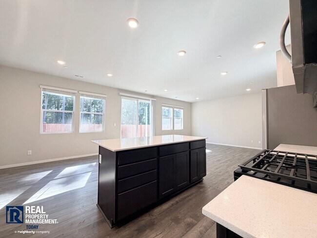 Photo - Stunning 4-Bedroom Home with Mount Rainier Views in Rainier Ridge!