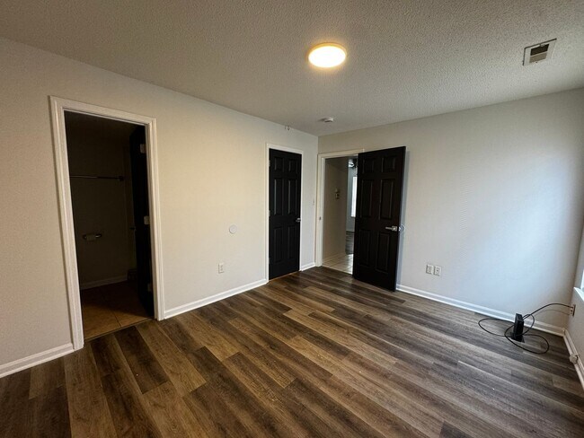 Photo - 1500 W Worley St Unit B