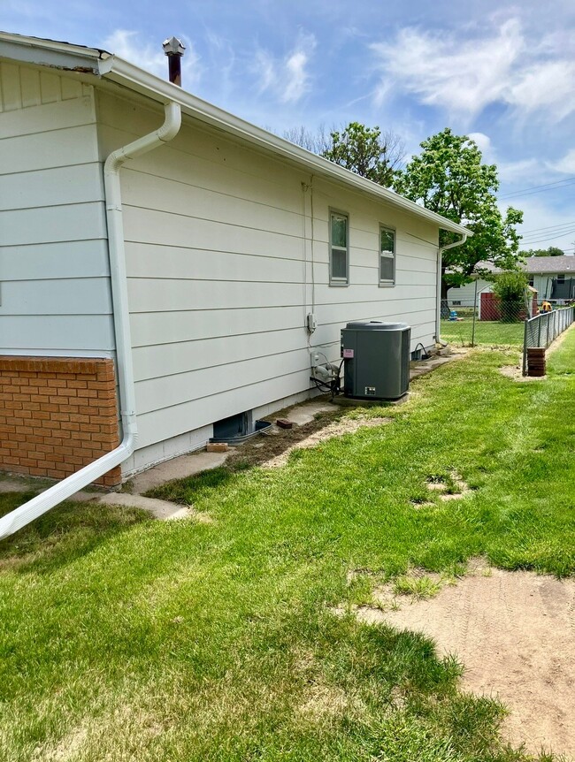 Photo - 708 W Hall St