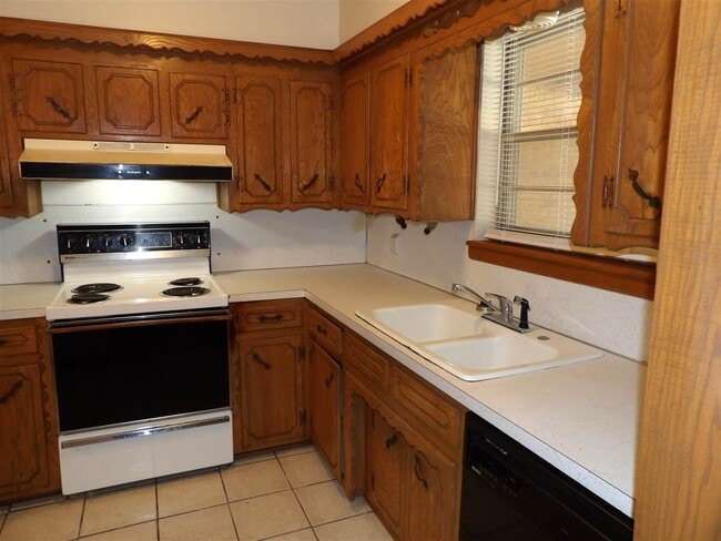 Photo - 1610 NW Black Mesa Dr