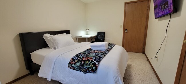 Photo - 19925 Wallingford Ave N