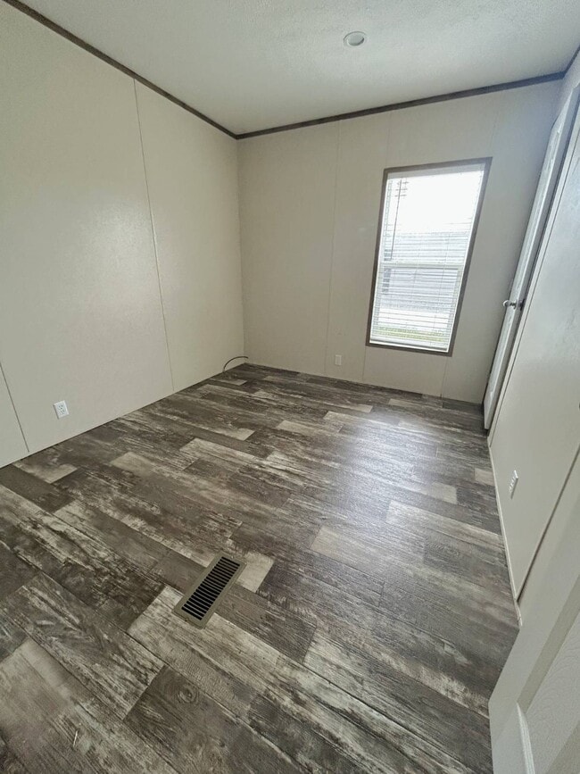 Photo - 575 Payne Creek Est