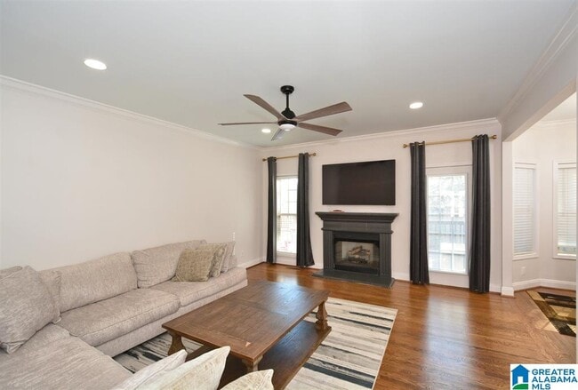 Photo - 221 Castlehill Dr