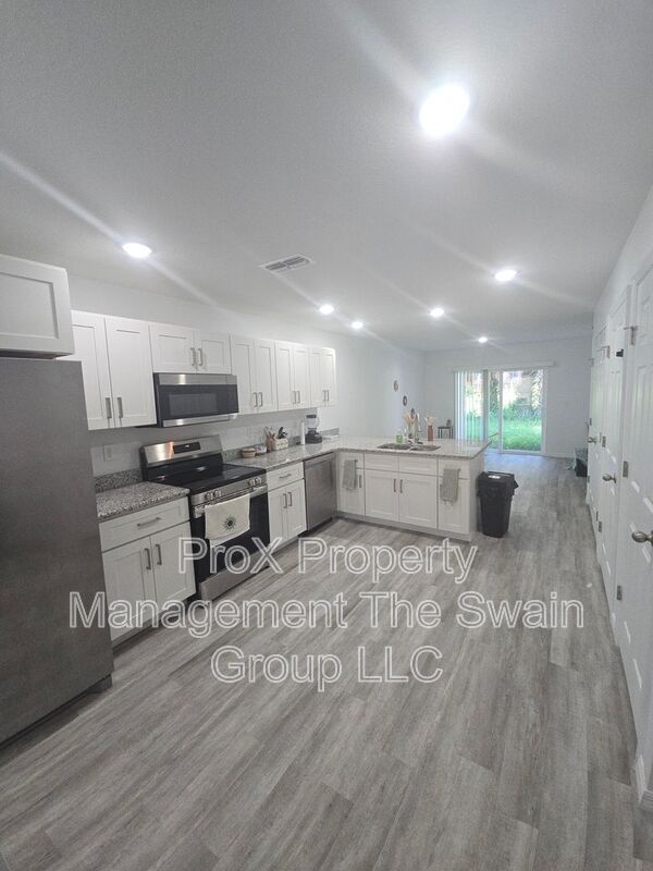 Photo - 304 Ave P NW