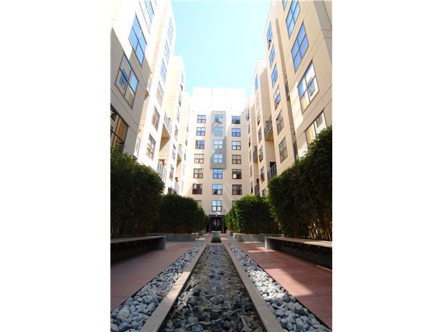 Modern East Village Condo – Quiet Courtyar... - Modern East Village Condo – Quiet Courtyar...