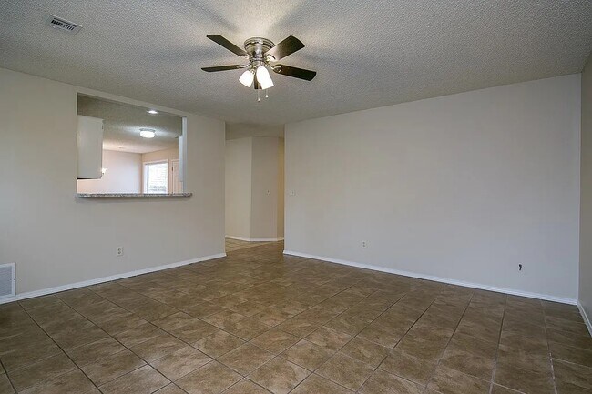 Photo - 3320 W Olive St