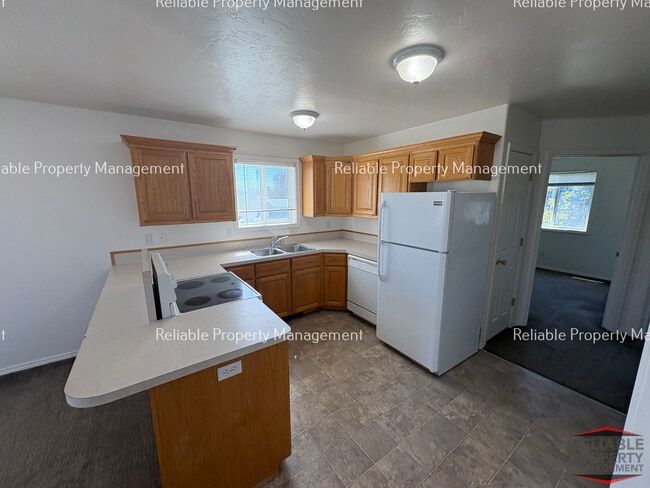 294 W Anderson St Unit 4