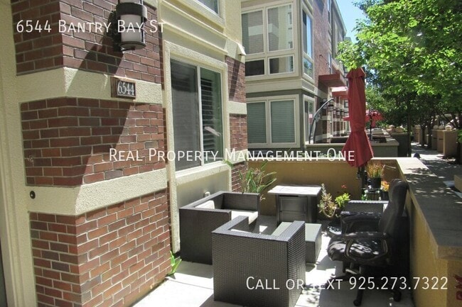 Photo - 6544 Bantry Bay St