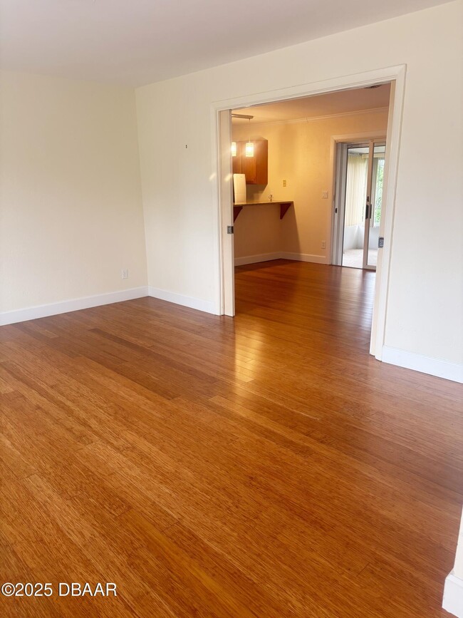 Photo - 19 Capri Cir