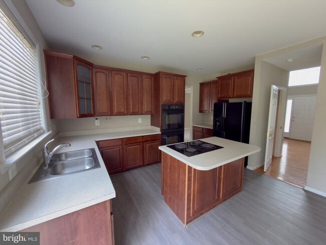 Photo - 1929 Melvor Ln