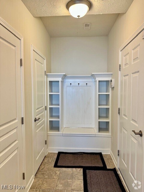 Building Photo - 522 Heritage Woods Dr Rental