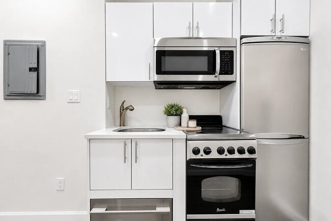 Photo - 250 Broome St Unit 1
