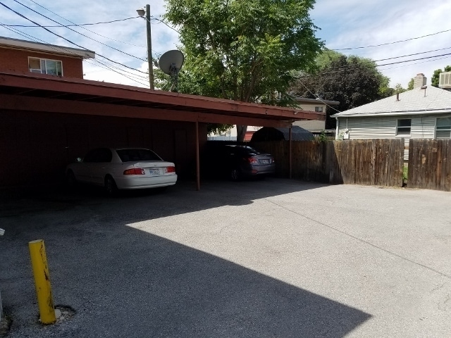 Photo - Remodeled Two bedroom apt, Sugarhouse; Covered Parking Unidad 4