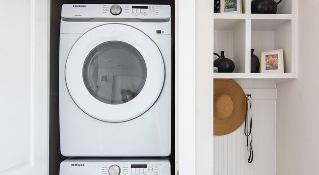 Photo - 2425 Bell St