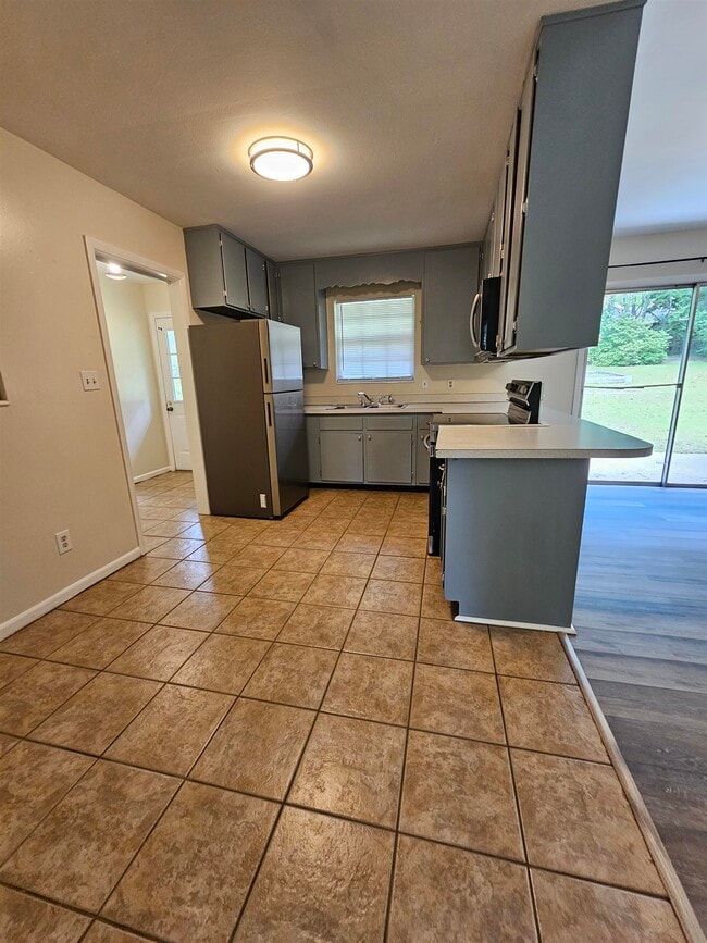 Photo - 550 E Bradford Rd