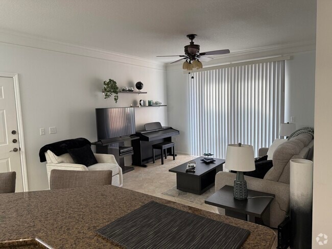 Building Photo - 3106 Myrtlewood Cir E Rental