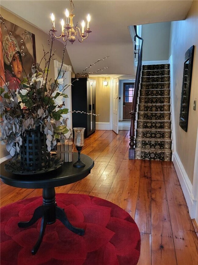 Photo - 126 West St