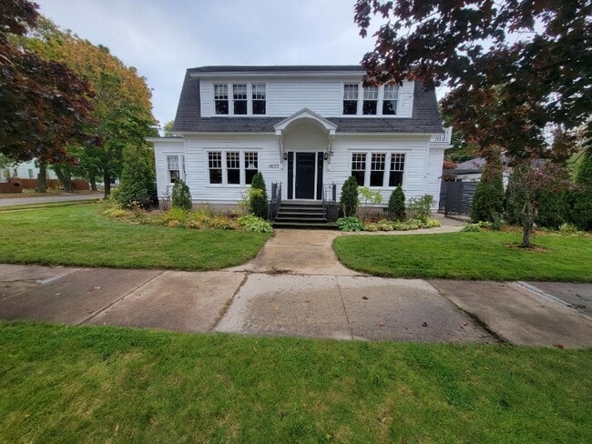 Building Photo - 1603 1st Ave S