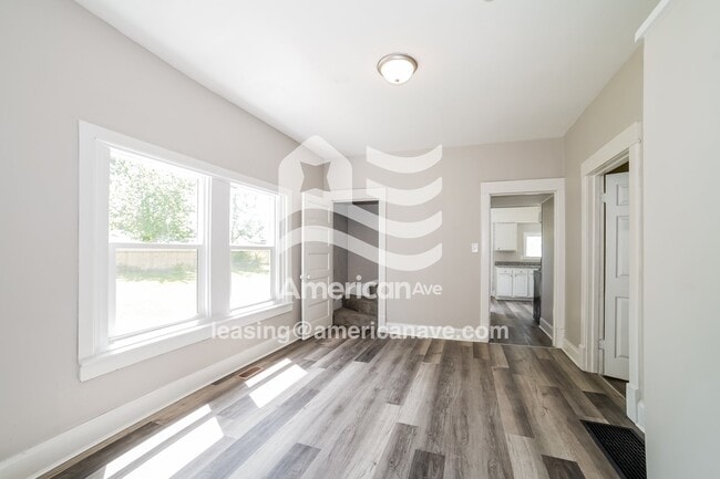 Photo - 704 E Gift Ave