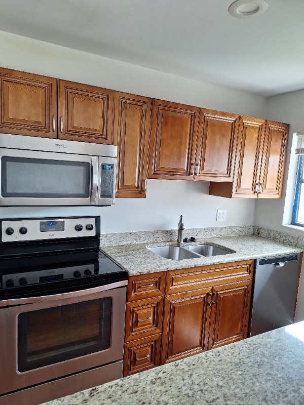 Photo - 665 Enfield St Unidad B-12