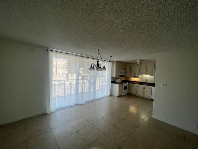 Photo - 2 Bedroom 2 Bath Spacious Condo For Rent in Long Beach Comes with Assigned Garage Space !