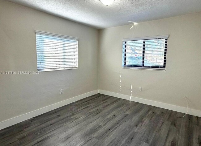 Photo - 805 W 30th St Unit 4