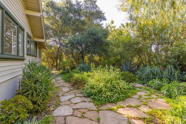 Photo - Hidden hideaway