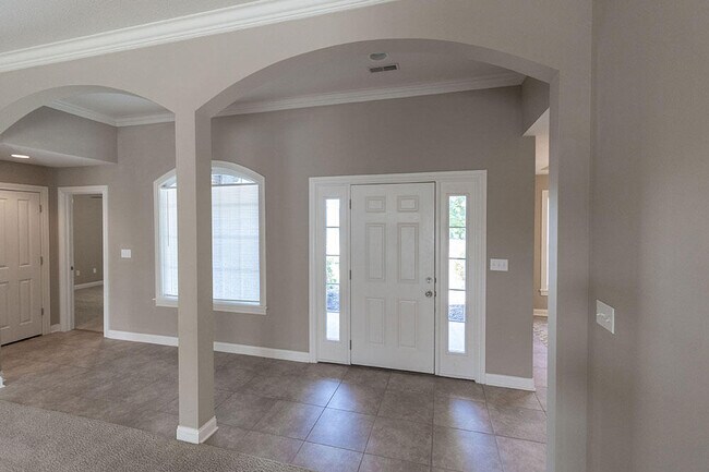 Photo - 2303 Roslyn Ct