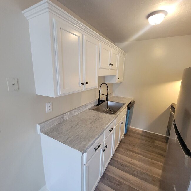 Photo - 103 White St Unit 103 White St Apt 4