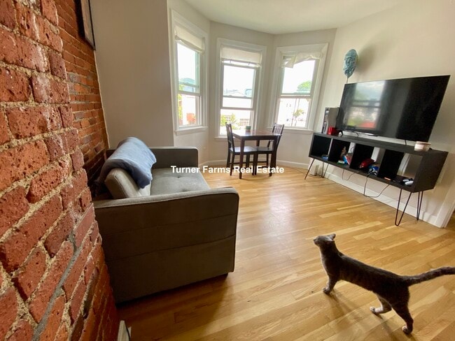 Photo - 162 Broadway Unit 2