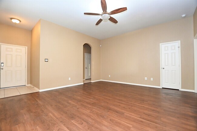 Photo - 2123 Castle Gardens Ln
