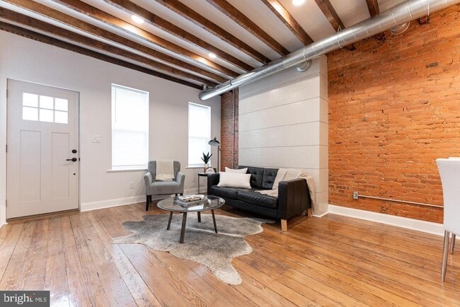 Photo - 1906 N Lawrence St