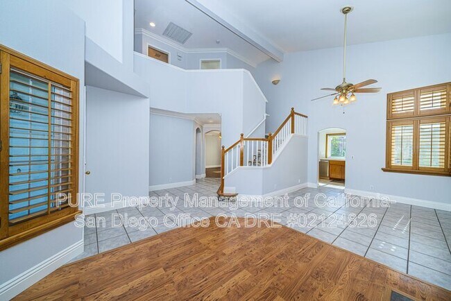 Photo - 574 Iona Ct